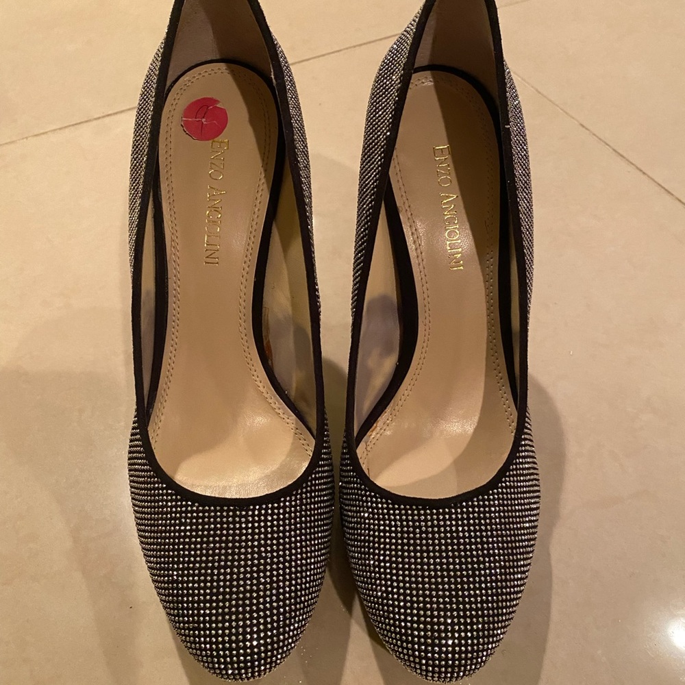 Brand new sparkly woman’s shoes. Size 9